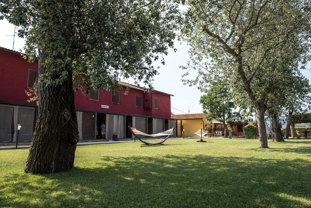 Country Resort Le Due Ruote Алберезе Екстериор снимка